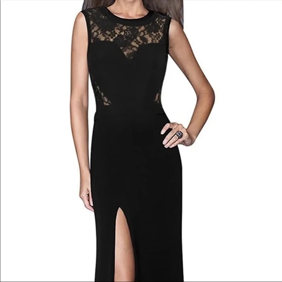 Black lace evening gown - Picture 1 of 2